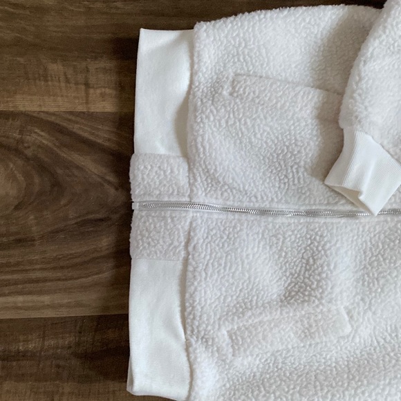 ZYIA Active Flying V Sherpa Bomber Jacket - Picture 8 of 8